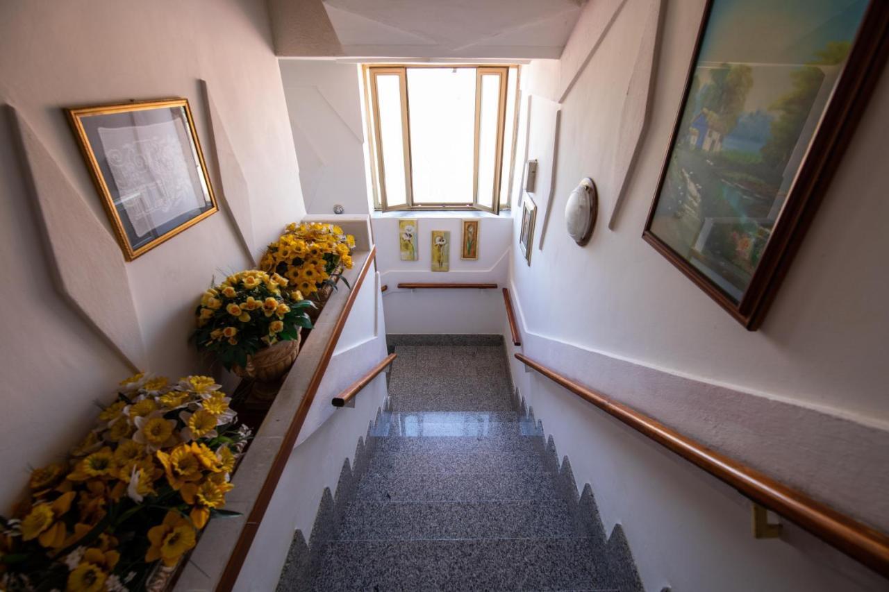 Madonna Della Scala Bed & Breakfast Castellabate Exterior photo